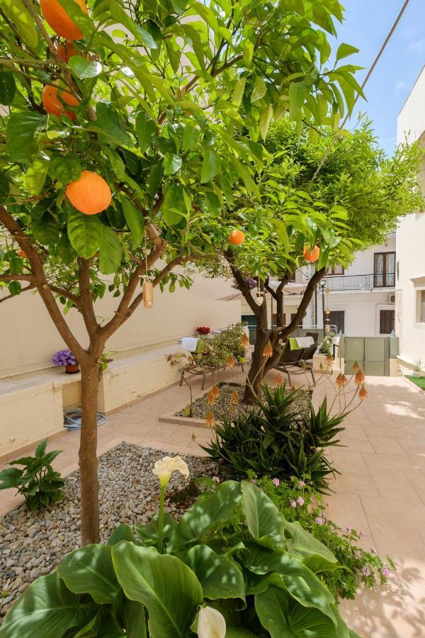 Home With Courtyard In Beating Heart Of Old Town! Chania  Exteriör bild