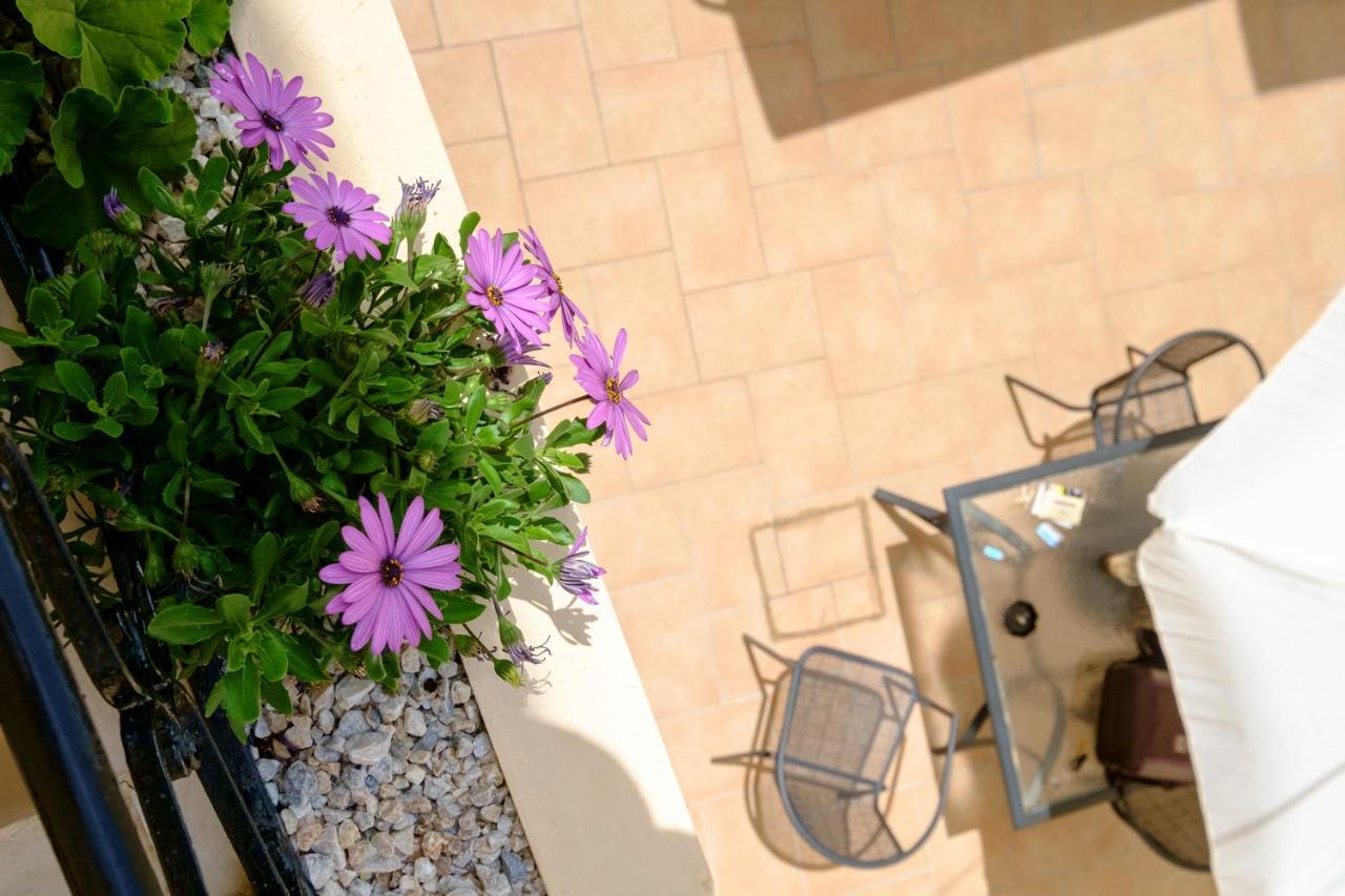 Home With Courtyard In Beating Heart Of Old Town! Chania  Exteriör bild