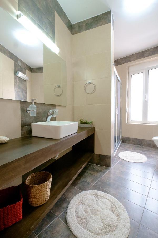 Home With Courtyard In Beating Heart Of Old Town! Chania  Exteriör bild